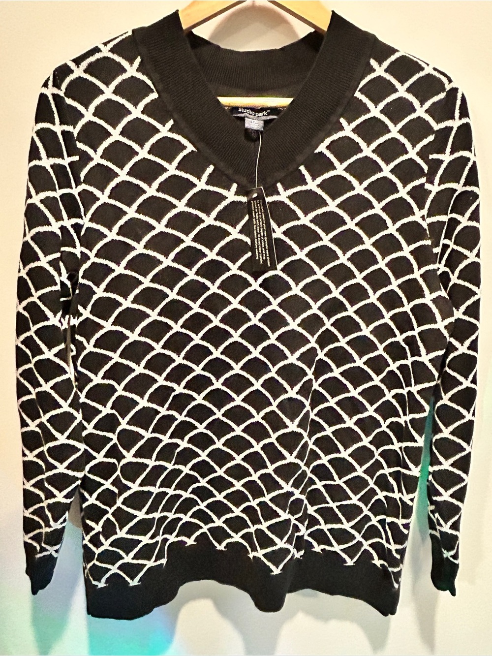 Studio Park NWT 1X Black White Geometric Knit Sweater
